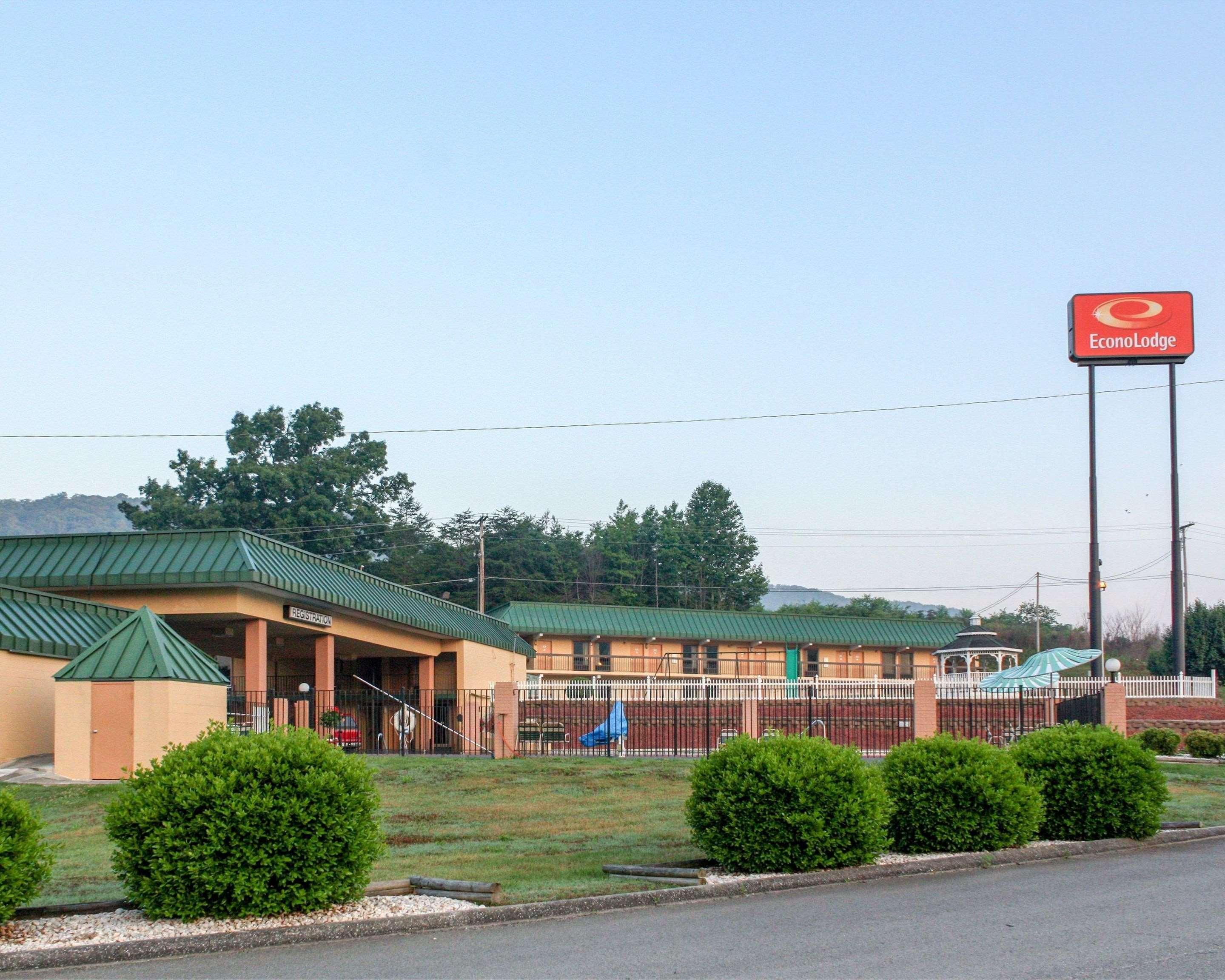 Econo Lodge Rocky Top Exterior photo