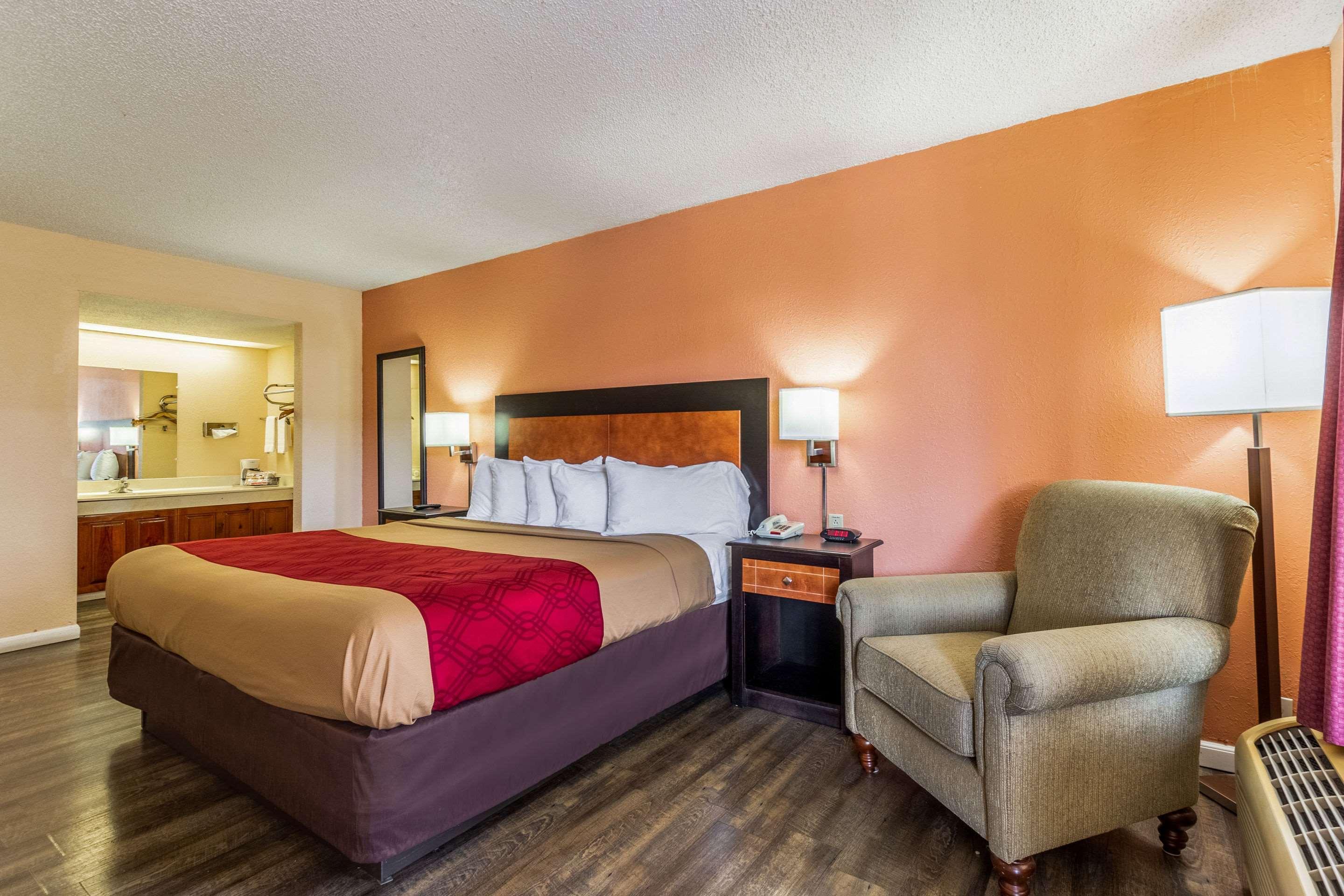 Econo Lodge Rocky Top Exterior photo