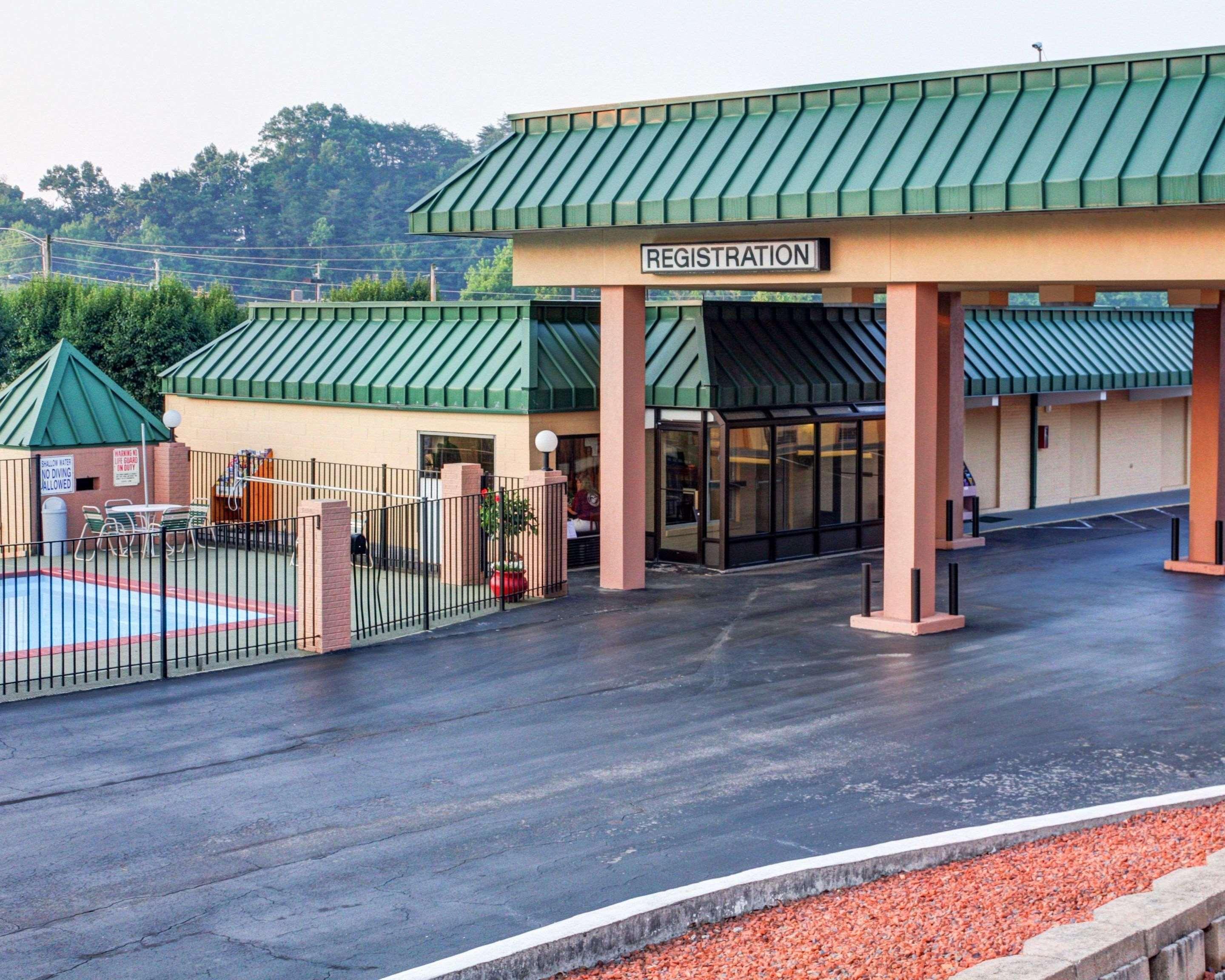 Econo Lodge Rocky Top Exterior photo